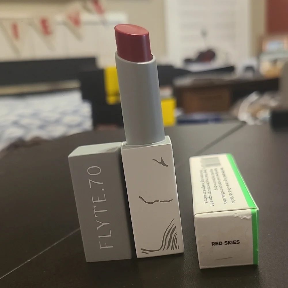 Lipstick- Shade: Red Skies